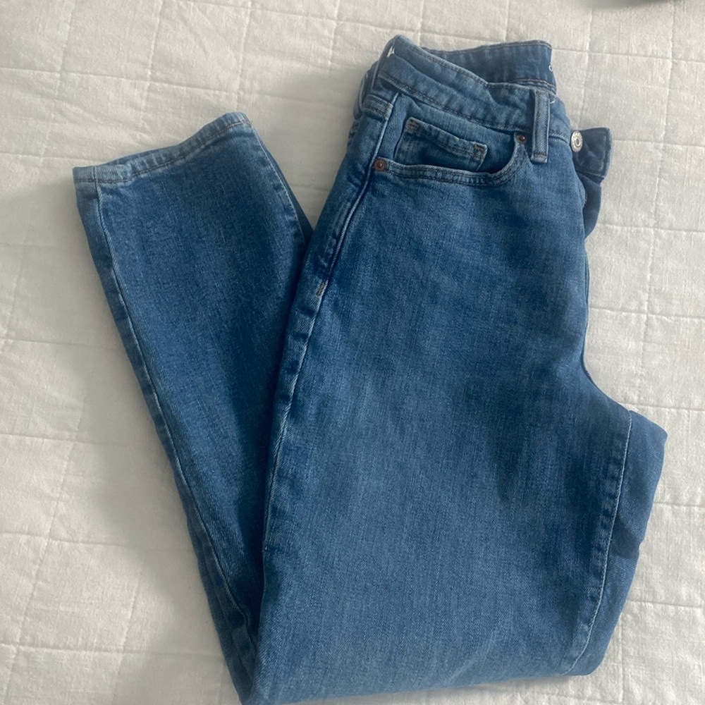 High rise Old Navy Curvy OG straight jeans.